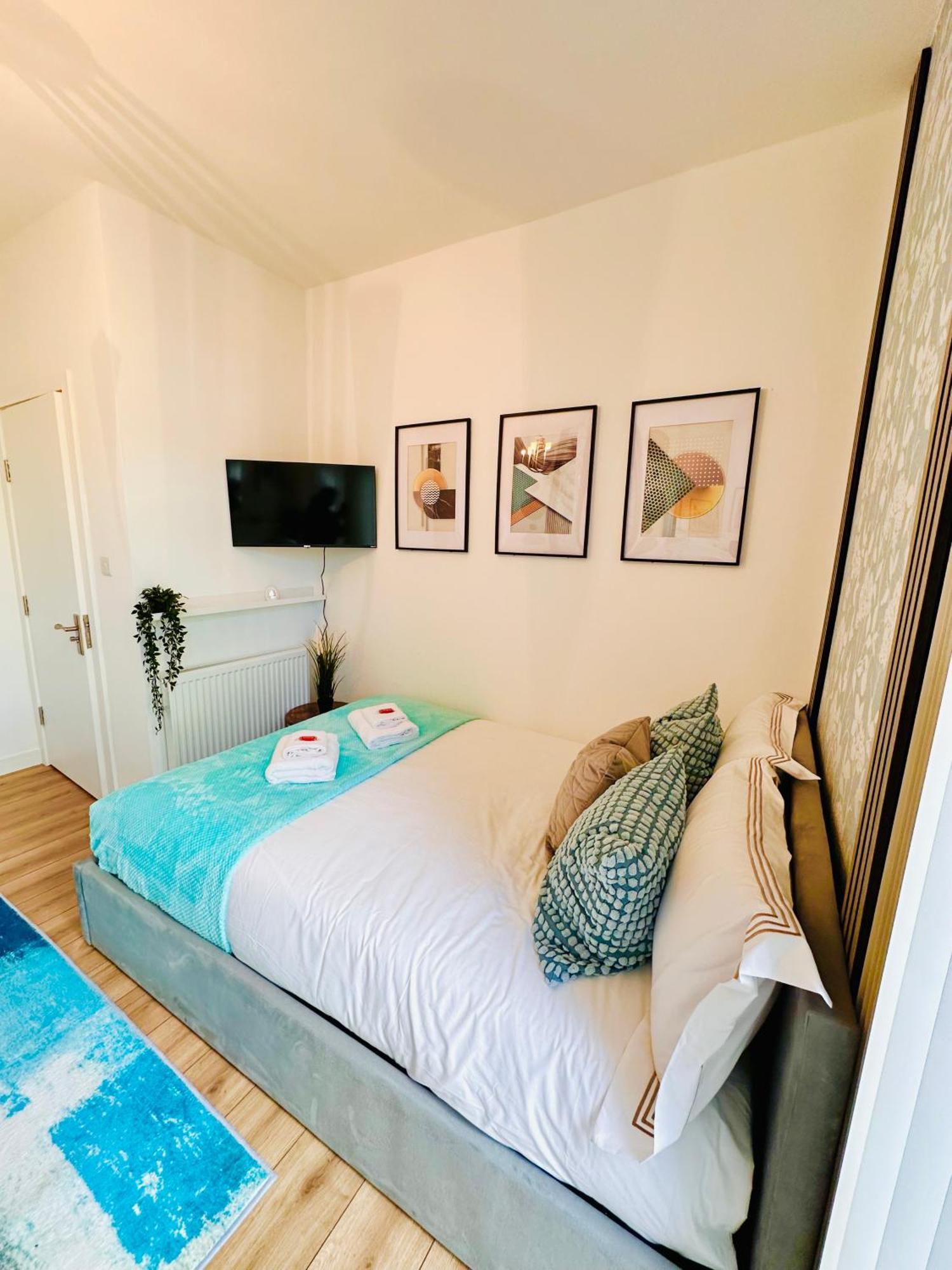 R2 - Elegant Private Room Opposite Queen Elizabeth Hospital - Harborne Birmingham Exterior photo