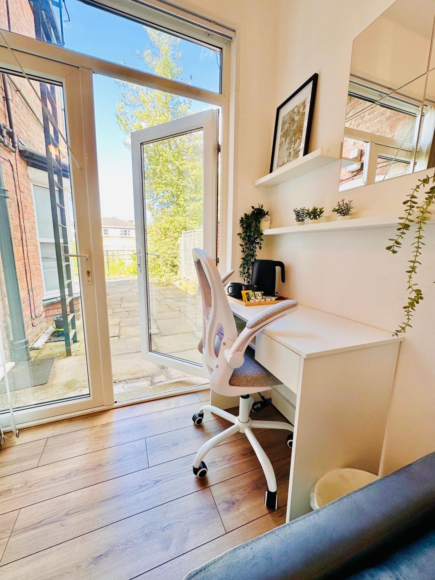 R2 - Elegant Private Room Opposite Queen Elizabeth Hospital - Harborne Birmingham Exterior photo